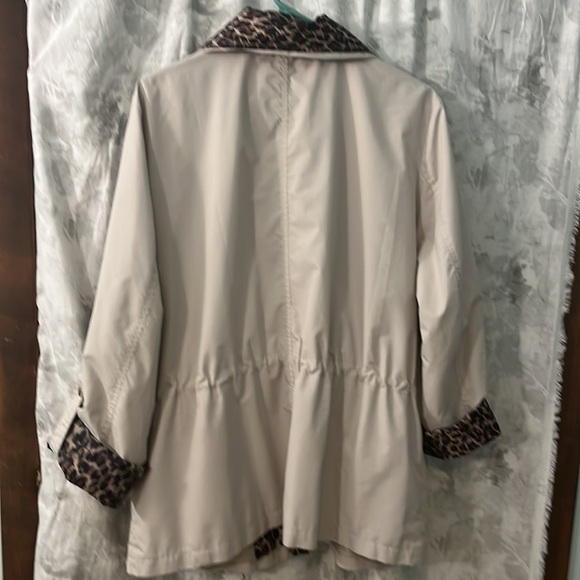 Ladies’ JM Collection Khaki/Leopard Print Windbreaker Rain Jacket (Large) - Picture 3 of 5